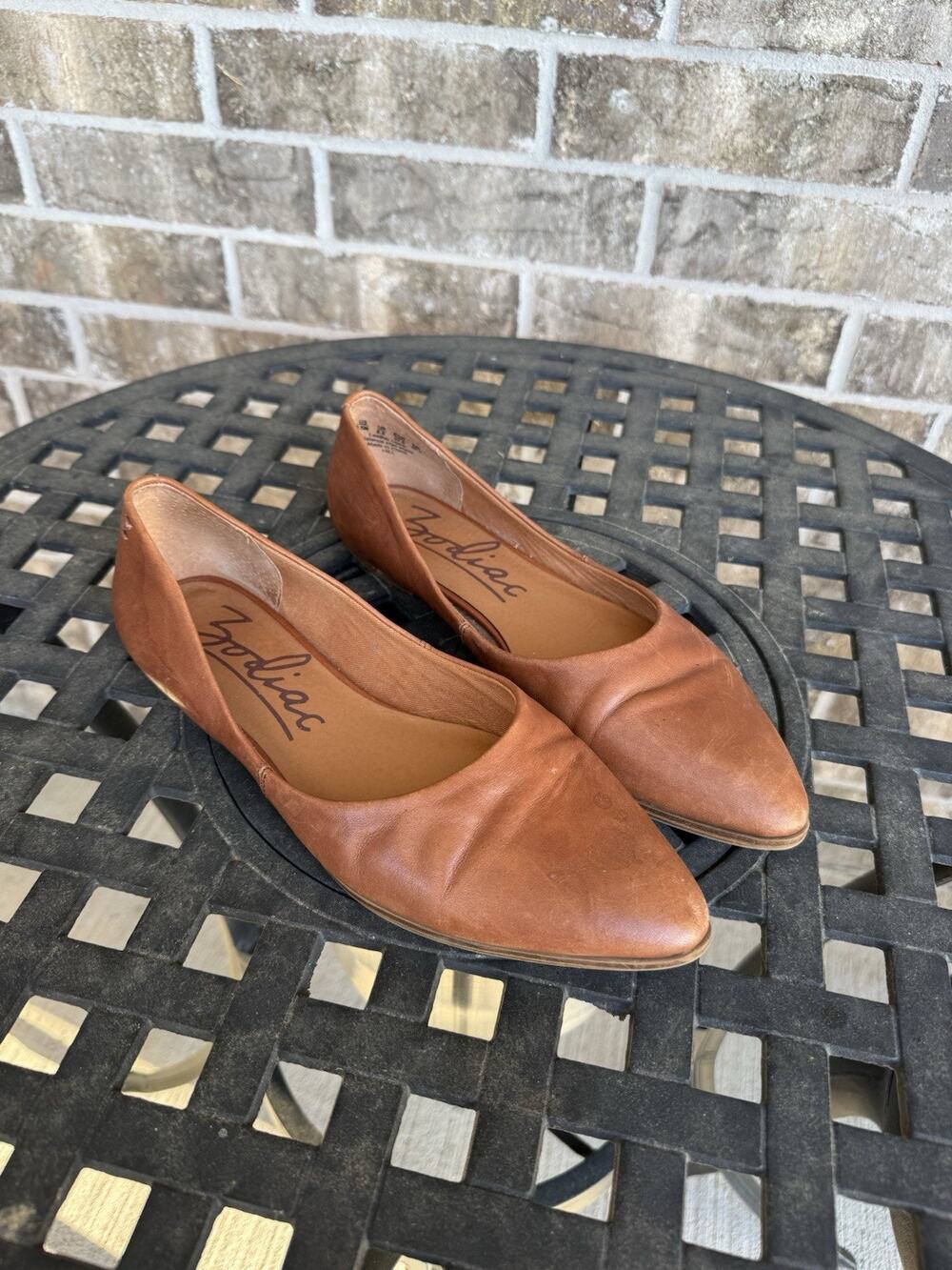 Zodiac Vintage Womens 9.5M Cognac Brown Leather Pointed Toe Flat Slip On Shoes